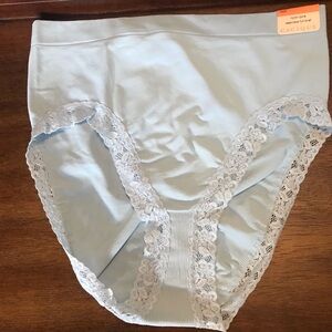 Cacique Nylon Lycra Seamless Full Brief- size 18/20